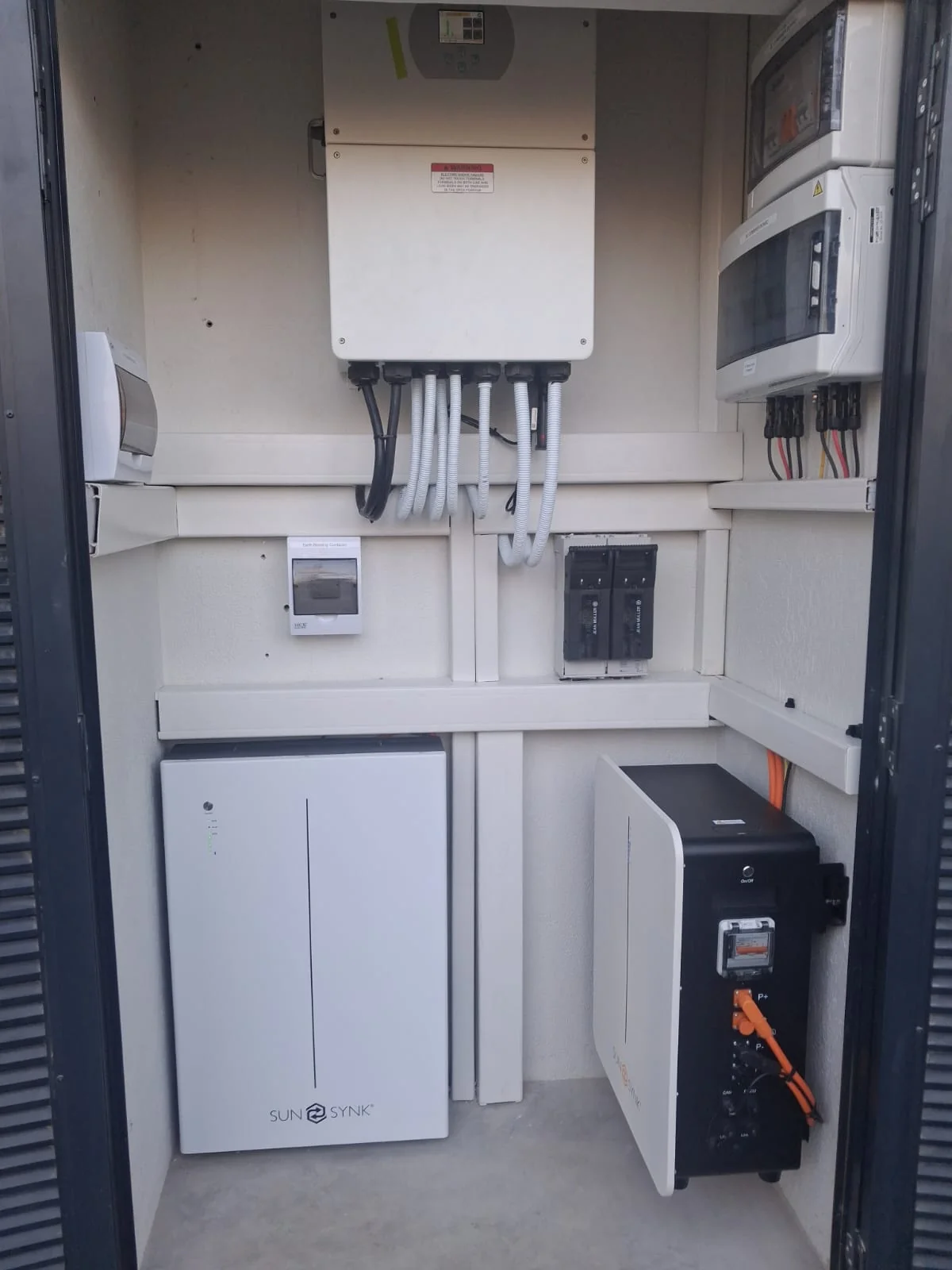 Cleanly wired electrical distribution board